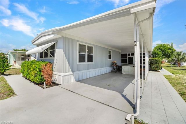 27543 Hoenie DR, Bonita Springs, FL 34135