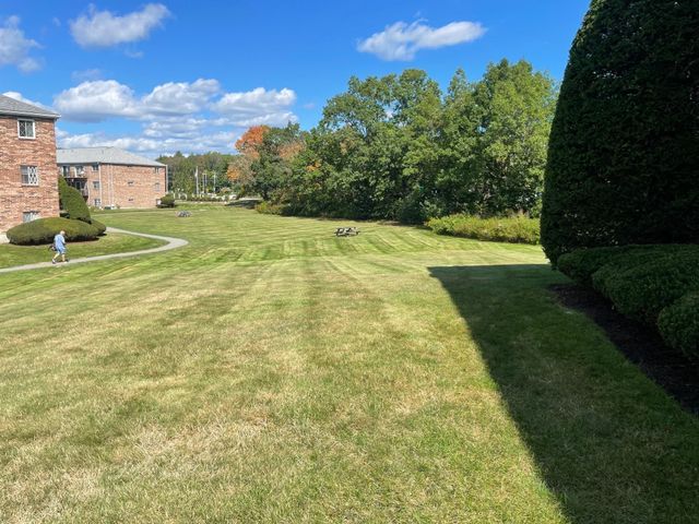 230 Chickering Rd 12, North Andover, MA 01845