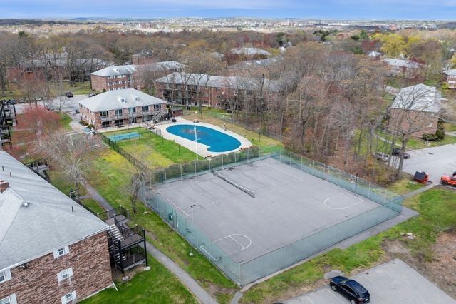 230 Chickering Rd 12, North Andover, MA 01845