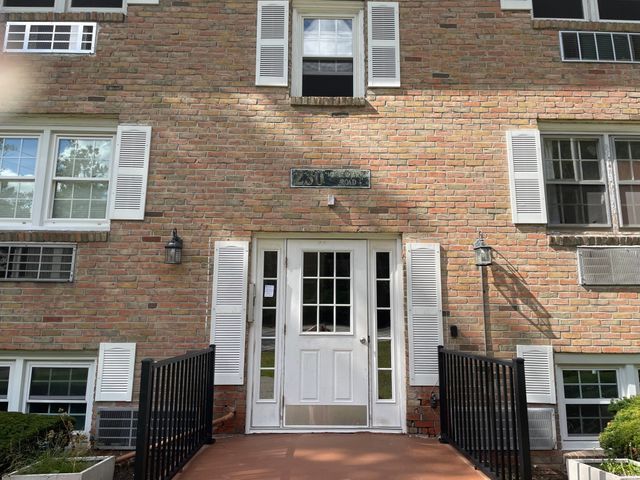 230 Chickering Rd 12, North Andover, MA 01845
