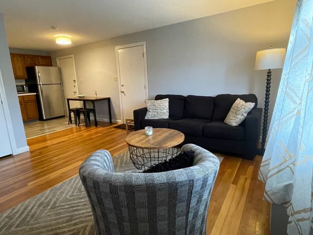 230 Chickering Rd 12, North Andover, MA 01845