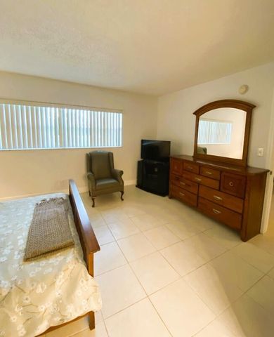 7817 Golf Cir Drive 210, Margate, FL 33063