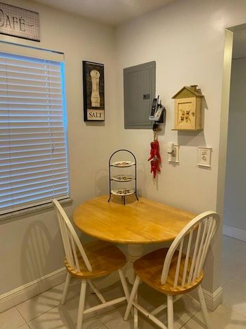 7817 Golf Cir Drive 210, Margate, FL 33063