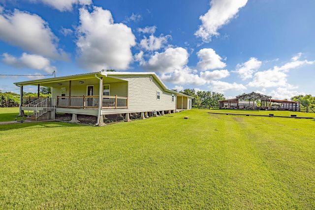 553 Lake Long Drive, Houma, LA 70364