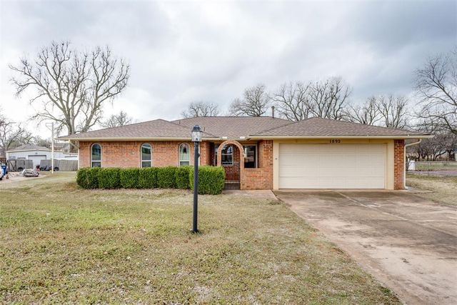 1892 W Lake Park Drive, Mustang, OK 73064