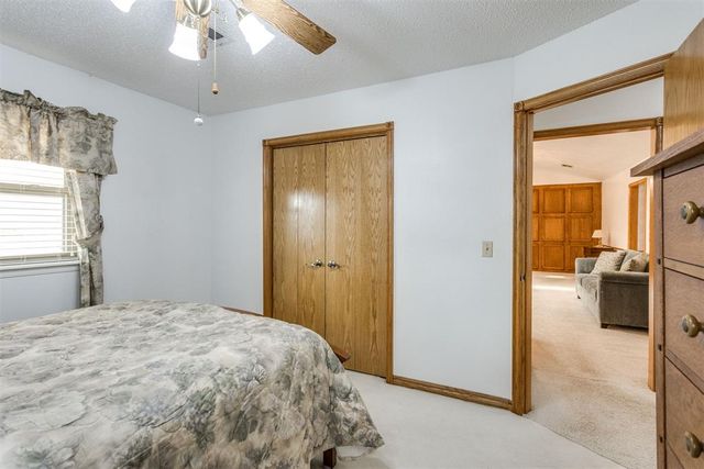 1892 W Lake Park Drive, Mustang, OK 73064