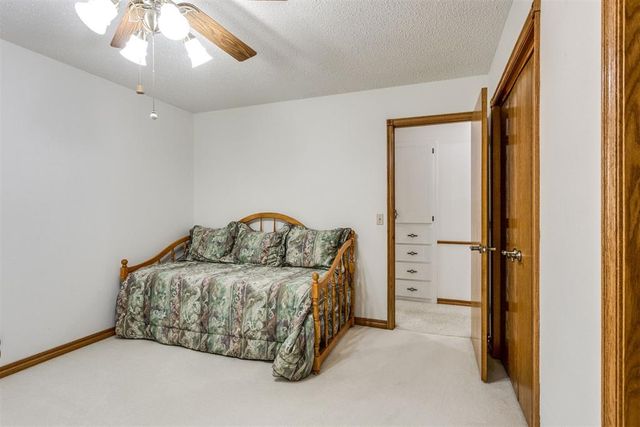 1892 W Lake Park Drive, Mustang, OK 73064