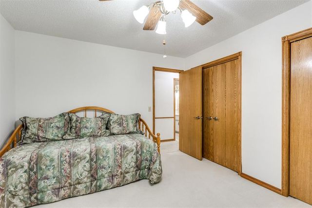 1892 W Lake Park Drive, Mustang, OK 73064