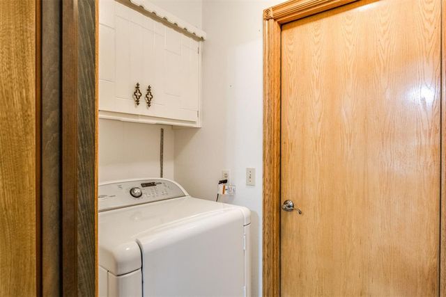 1892 W Lake Park Drive, Mustang, OK 73064