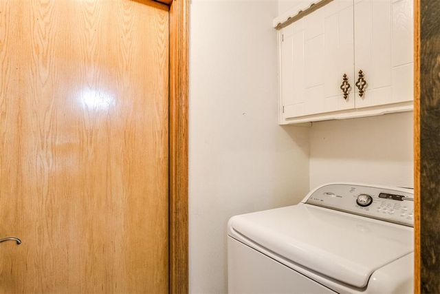 1892 W Lake Park Drive, Mustang, OK 73064