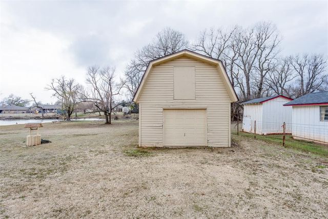 1892 W Lake Park Drive, Mustang, OK 73064