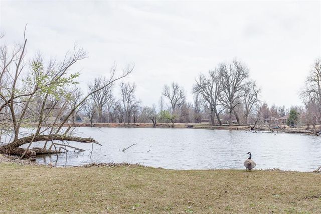 1892 W Lake Park Drive, Mustang, OK 73064