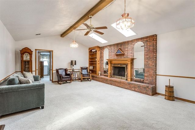 1892 W Lake Park Drive, Mustang, OK 73064