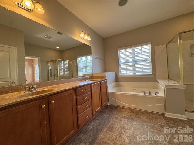 4102 Barclay Forest Drive, Charlotte, NC 28213