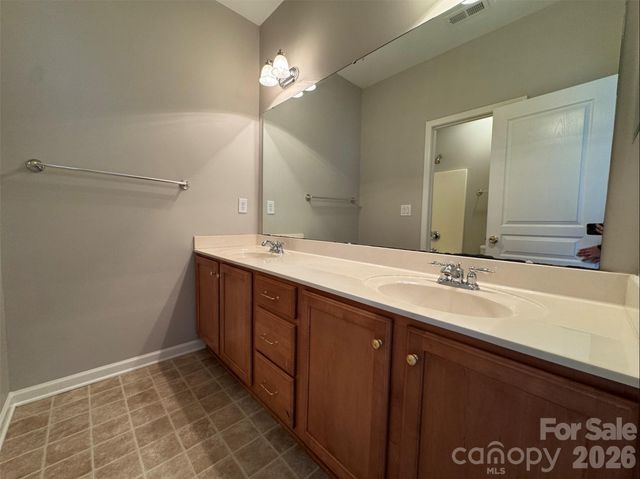 4102 Barclay Forest Drive, Charlotte, NC 28213