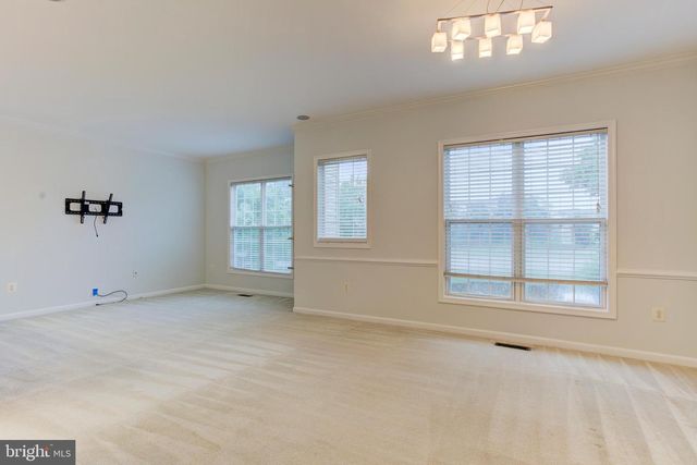 2504 LOGAN WOOD DR, Herndon, VA 20171