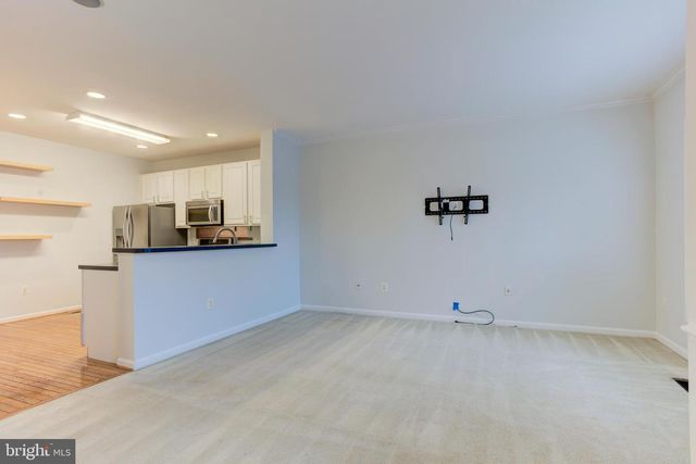 2504 LOGAN WOOD DR, Herndon, VA 20171
