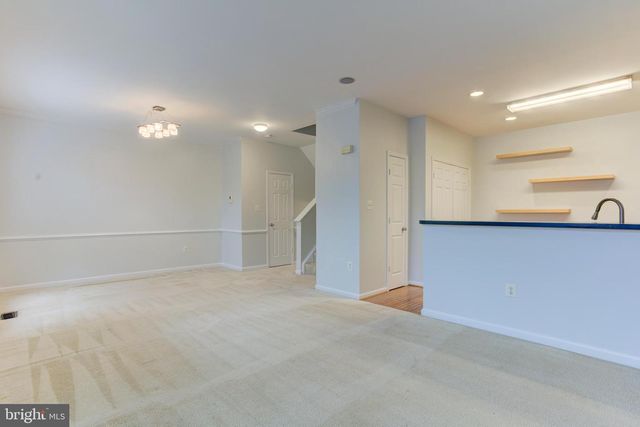 2504 LOGAN WOOD DR, Herndon, VA 20171