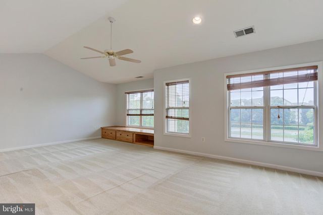 2504 LOGAN WOOD DR, Herndon, VA 20171