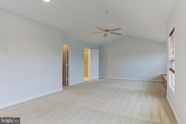 2504 LOGAN WOOD DR, Herndon, VA 20171