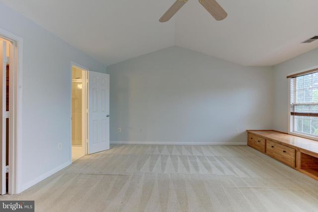 2504 LOGAN WOOD DR, Herndon, VA 20171