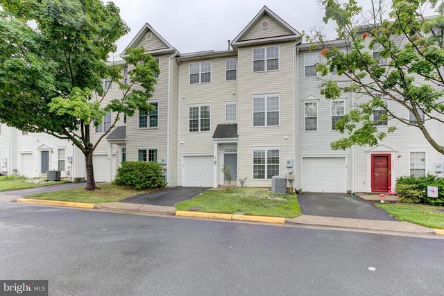 2504 LOGAN WOOD DR, Herndon, VA 20171