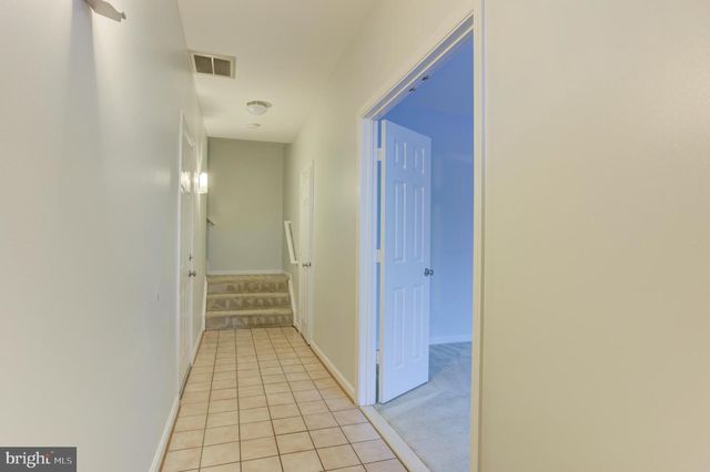 2504 LOGAN WOOD DR, Herndon, VA 20171