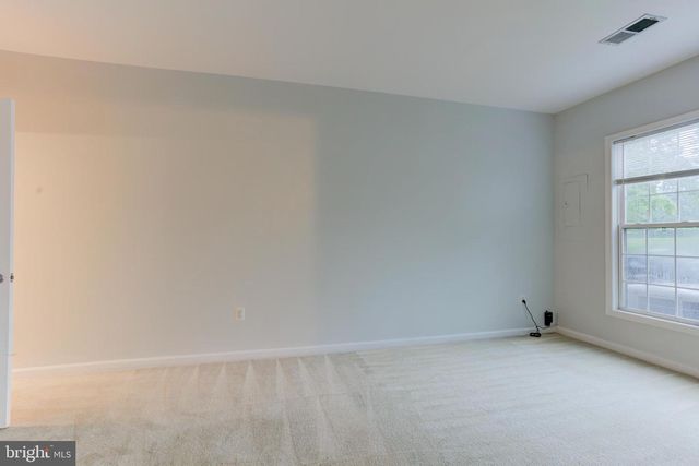 2504 LOGAN WOOD DR, Herndon, VA 20171
