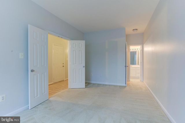 2504 LOGAN WOOD DR, Herndon, VA 20171
