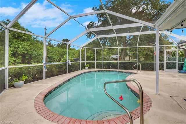 12207 De Moya DR, Fort Myers, FL 33905