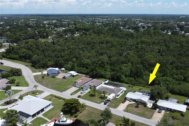 12207 De Moya DR, Fort Myers, FL 33905