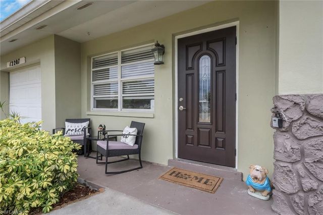12207 De Moya DR, Fort Myers, FL 33905