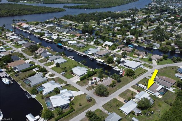 12207 De Moya DR, Fort Myers, FL 33905