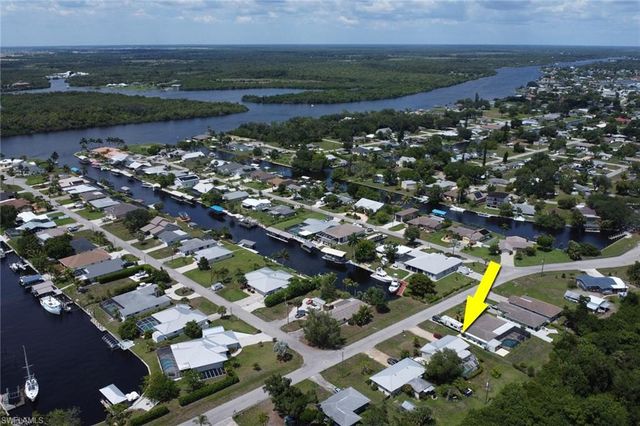 12207 De Moya DR, Fort Myers, FL 33905