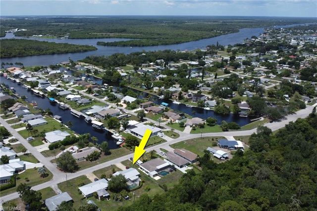 12207 De Moya DR, Fort Myers, FL 33905