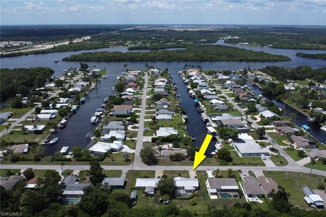 12207 De Moya DR, Fort Myers, FL 33905
