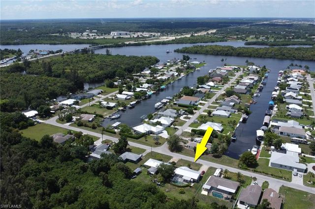 12207 De Moya DR, Fort Myers, FL 33905