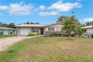 12207 De Moya DR, Fort Myers, FL 33905