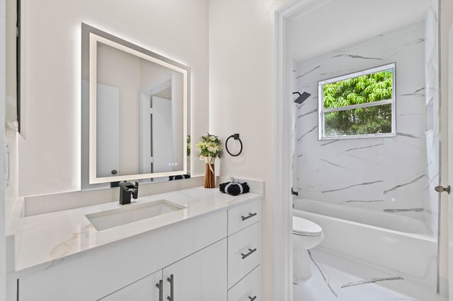 6657 Lurais Drive, Lake Worth, FL 33463