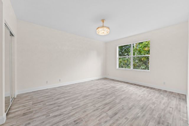 6657 Lurais Drive, Lake Worth, FL 33463