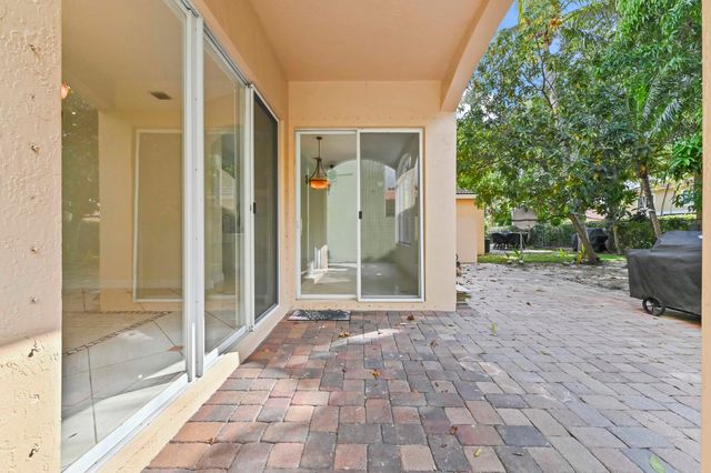 6657 Lurais Drive, Lake Worth, FL 33463