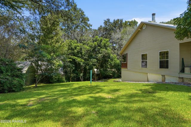 86 Hidden Hills Lake Road, Arnaudville, LA 70512