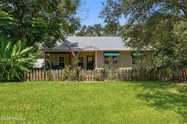 86 Hidden Hills Lake Road, Arnaudville, LA 70512