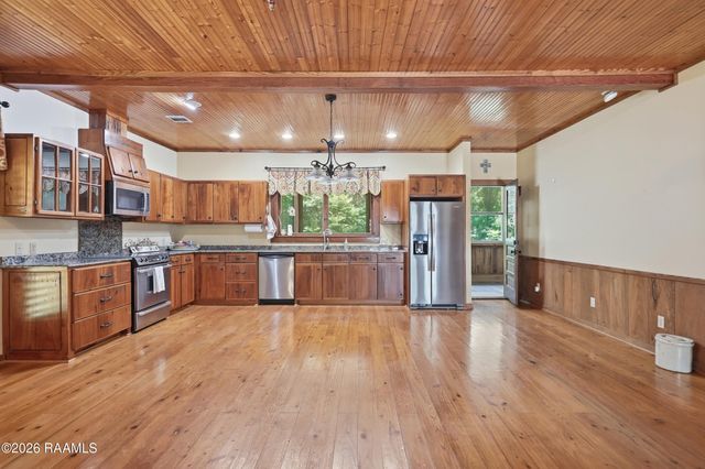 86 Hidden Hills Lake Road, Arnaudville, LA 70512