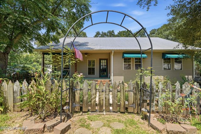 86 Hidden Hills Lake Road, Arnaudville, LA 70512
