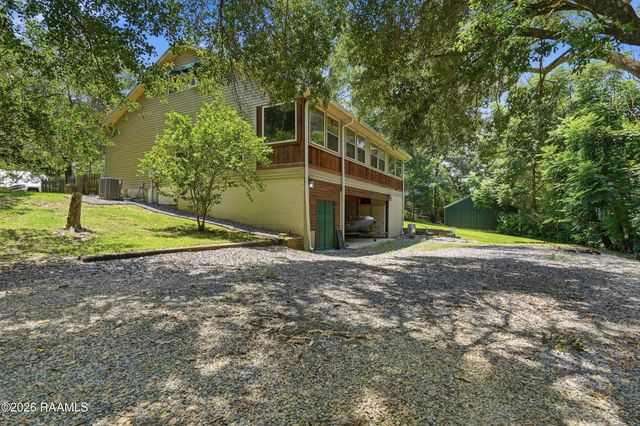 86 Hidden Hills Lake Road, Arnaudville, LA 70512