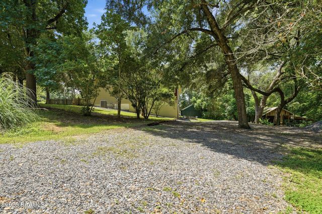 86 Hidden Hills Lake Road, Arnaudville, LA 70512