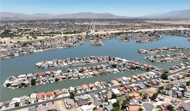 18965 Shetland Road, Apple Valley, CA 92308