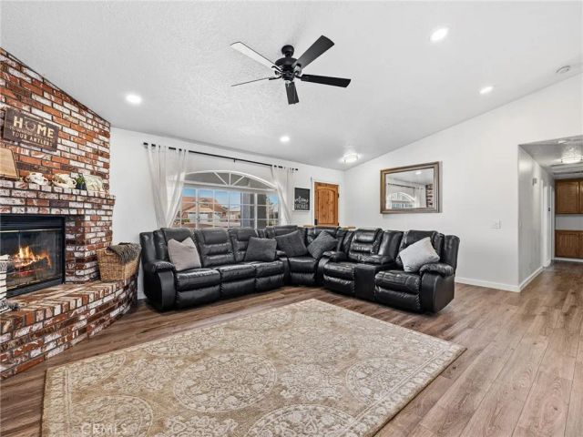 18965 Shetland Road, Apple Valley, CA 92308