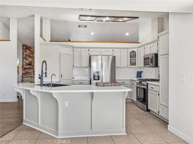 18965 Shetland Road, Apple Valley, CA 92308